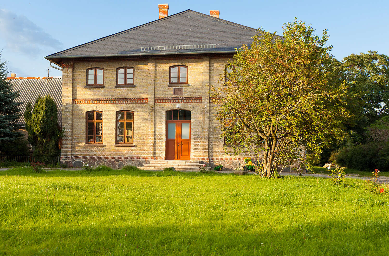 gutshaus-lexow-hotelzimmer-und-ferienwohnungen-in-der-seenplatte