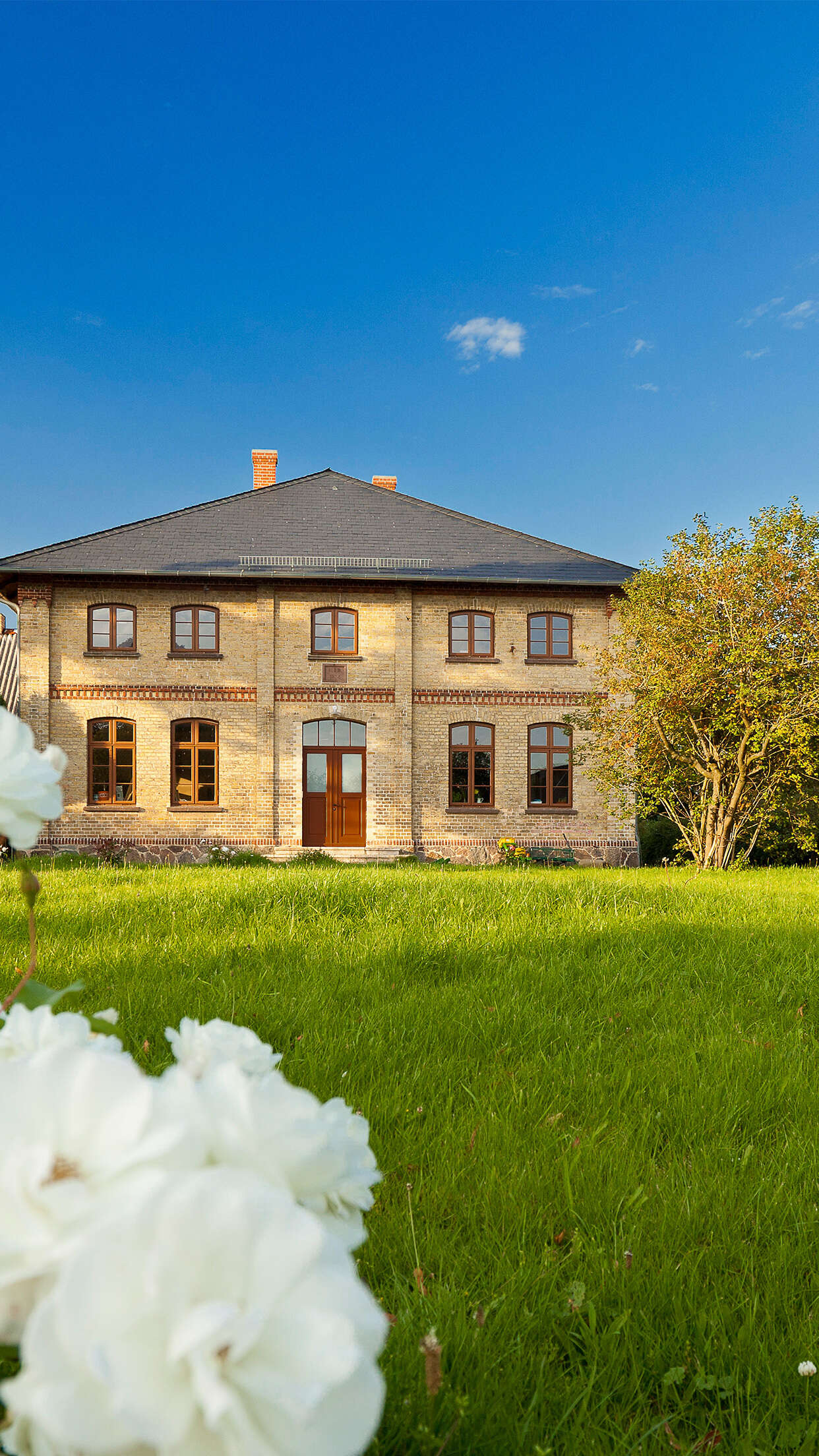 gutshaus-lexow-hotelzimmer-und-ferienwohnungen-in-der-seenplatte